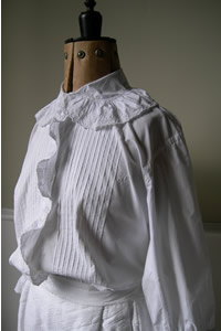 antique and vintage linen, textiles, haberdashery
